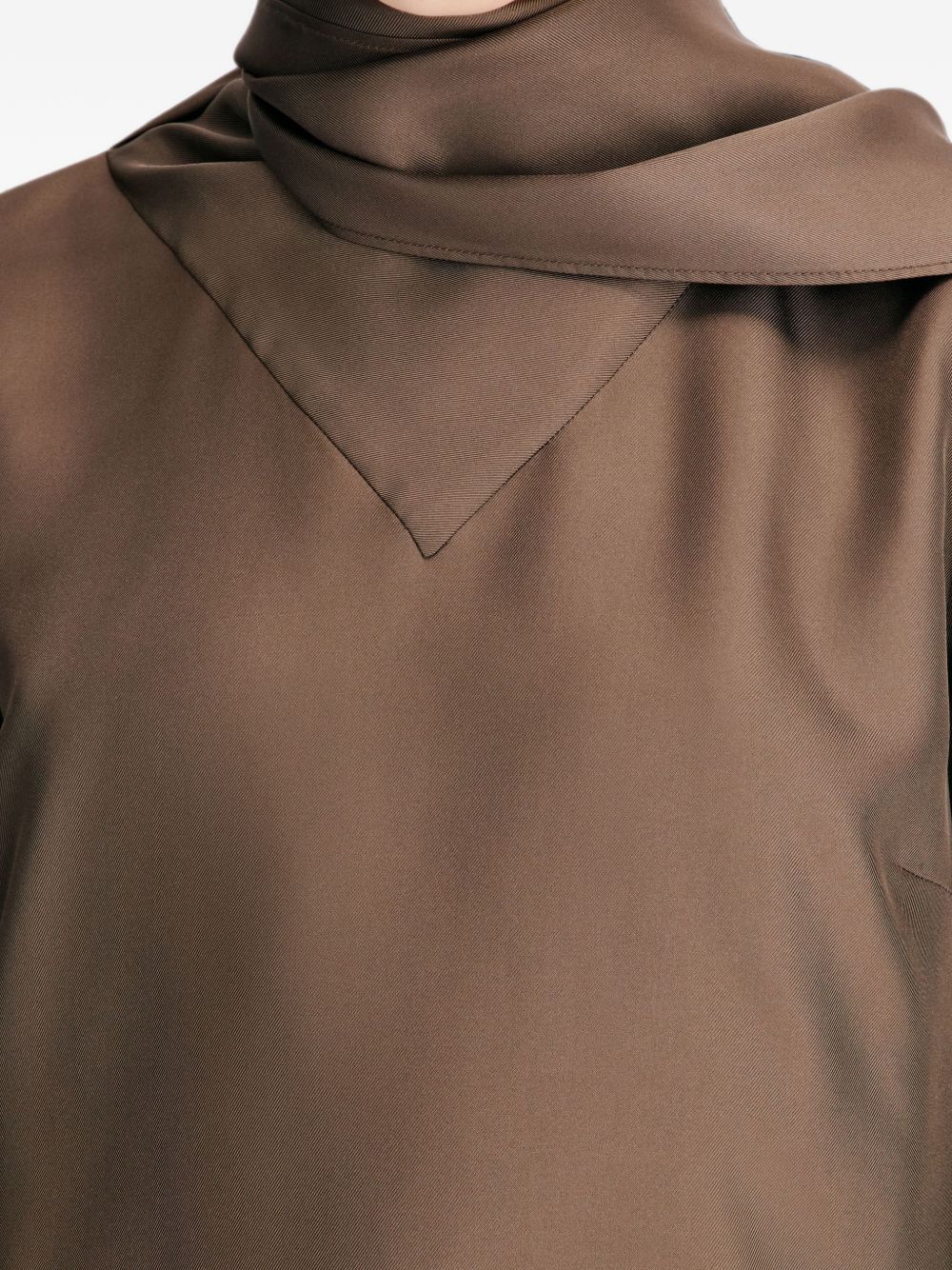 Blusa con foulard Gala in marrone 