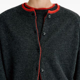 Cardigan nicola con bordi a contrasto in grigio 