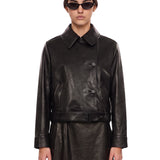 Giacca in pelle con cintura in nero 