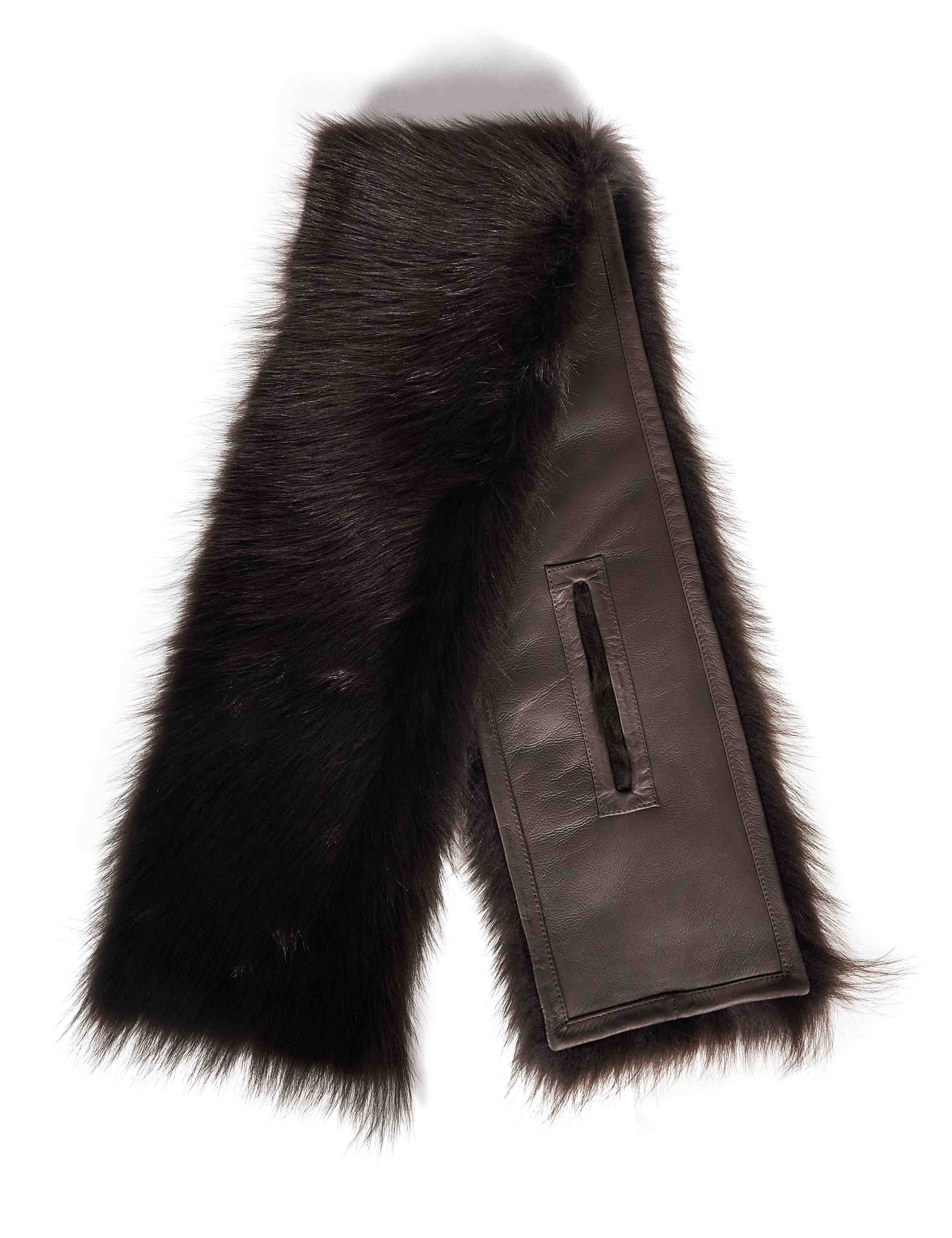 Sciarpa in eco-pelliccia in marrone 