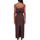 Abito aderente con ruches in marrone 