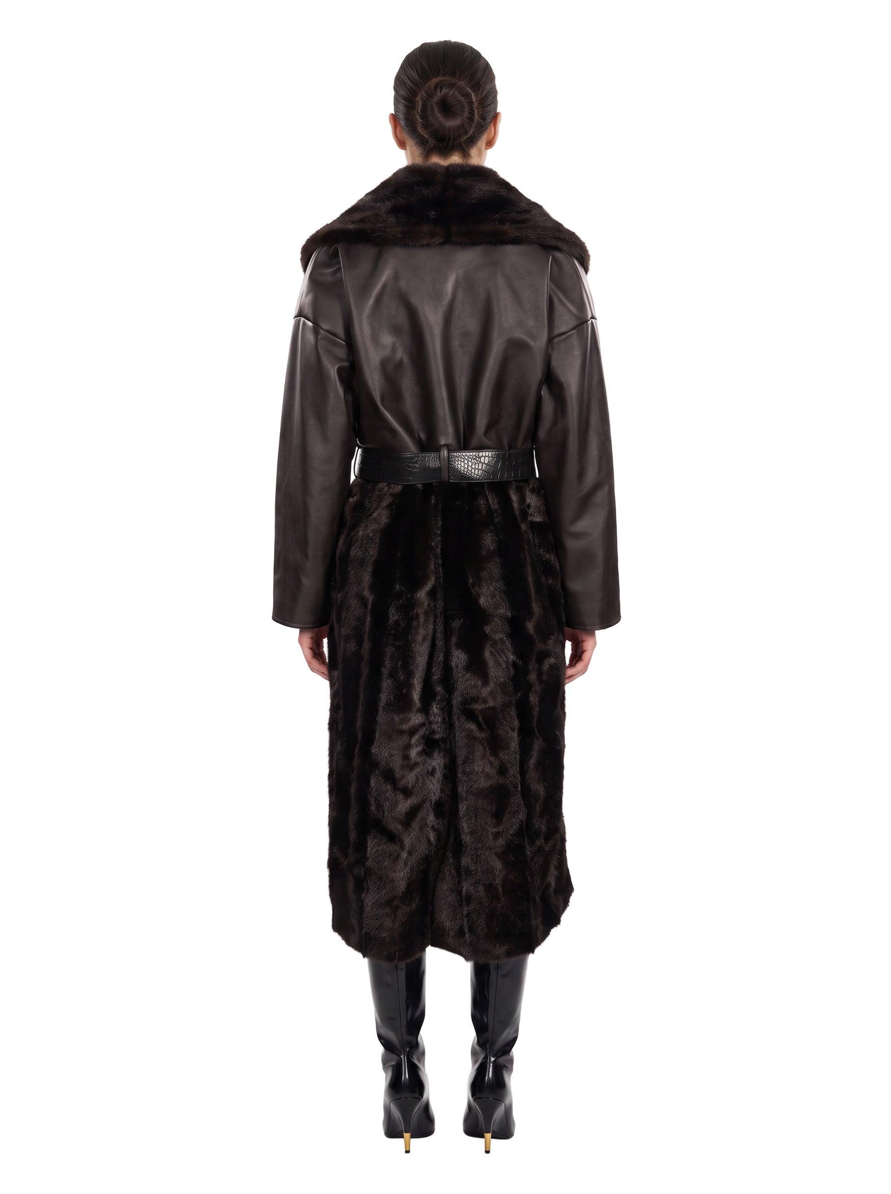 Cappotto in pelle con dettagli in pelliccia in marrone 