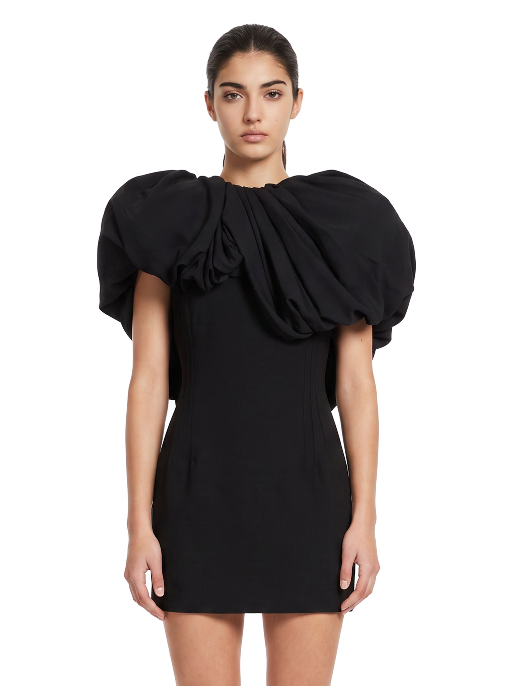 Abito con scollo voluminoso in nero 