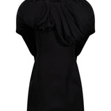 Abito con scollo voluminoso in nero 