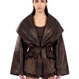 Giacca in pelle con cintura e maxi collo in marrone 