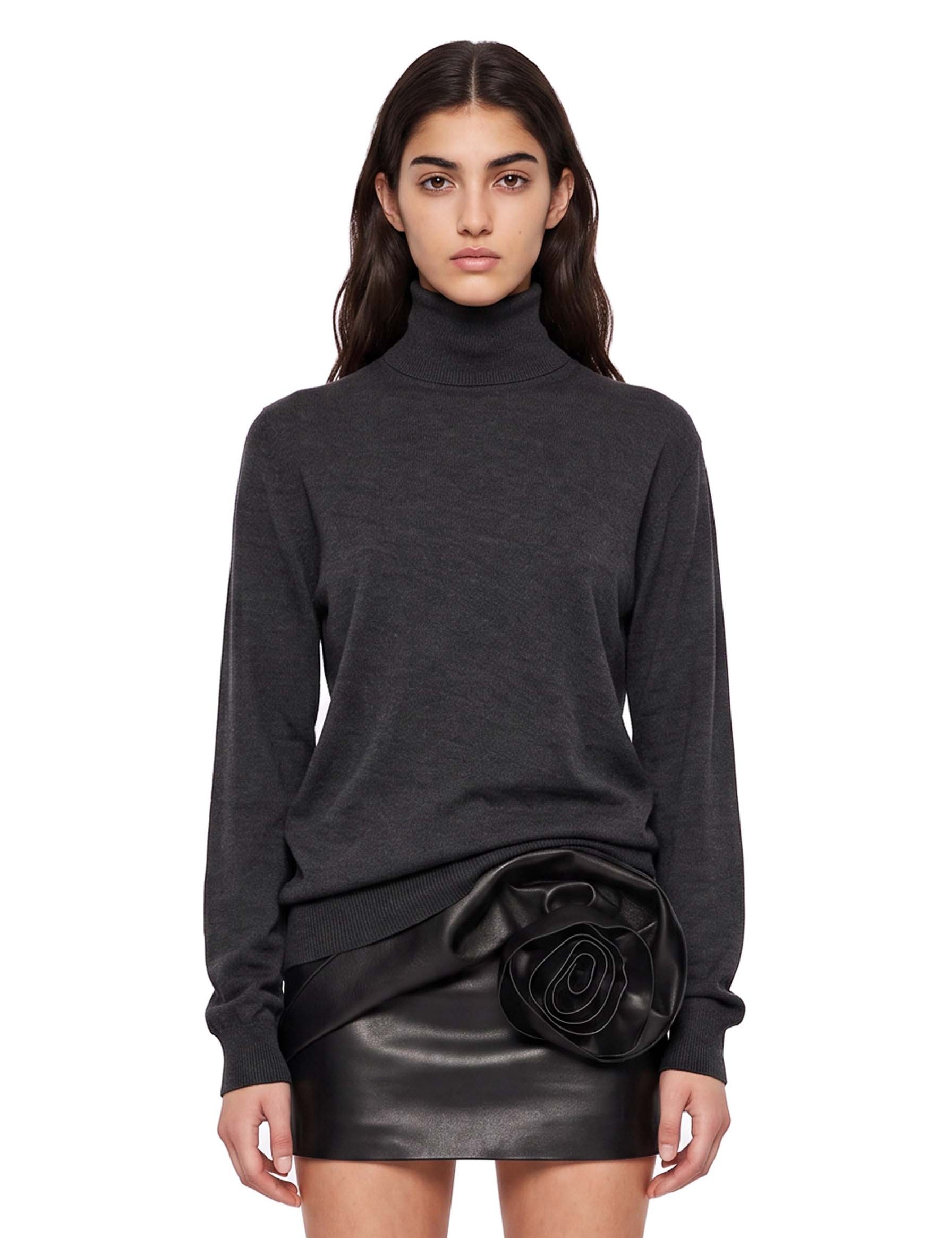 Maglione a collo alto in lana in grigio 