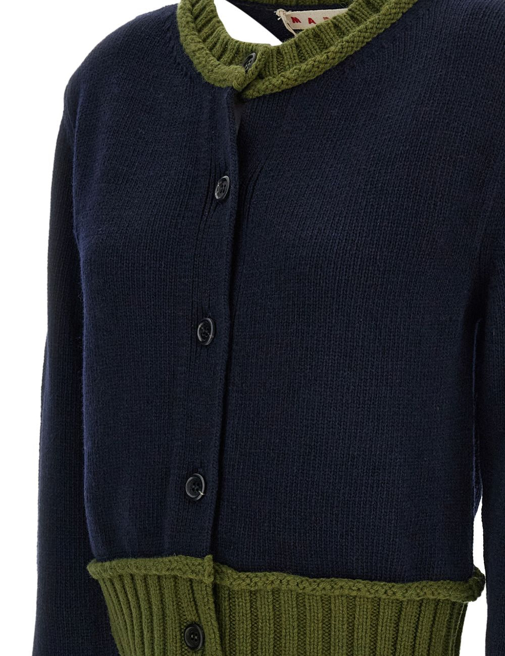 Cardigan con dettagli a contrasto in blu e verde 