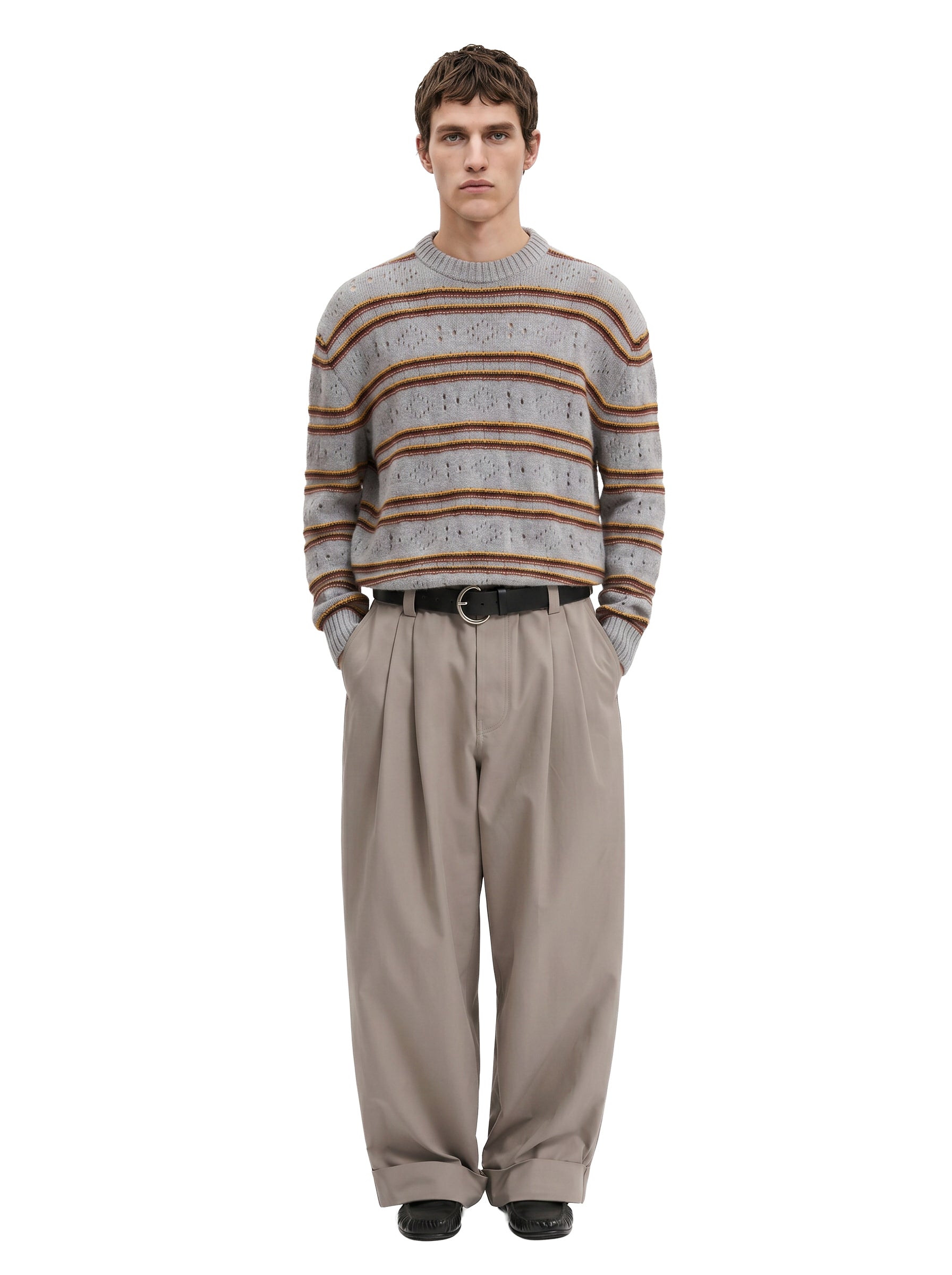 Maglione in cashmere a righe in grigio 