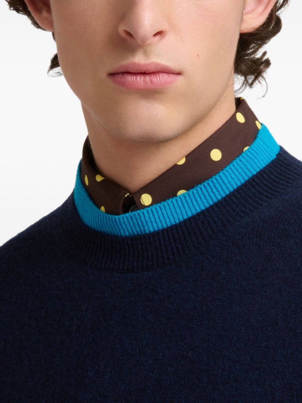 Maglione in cashmere con effetto a strati in blu 