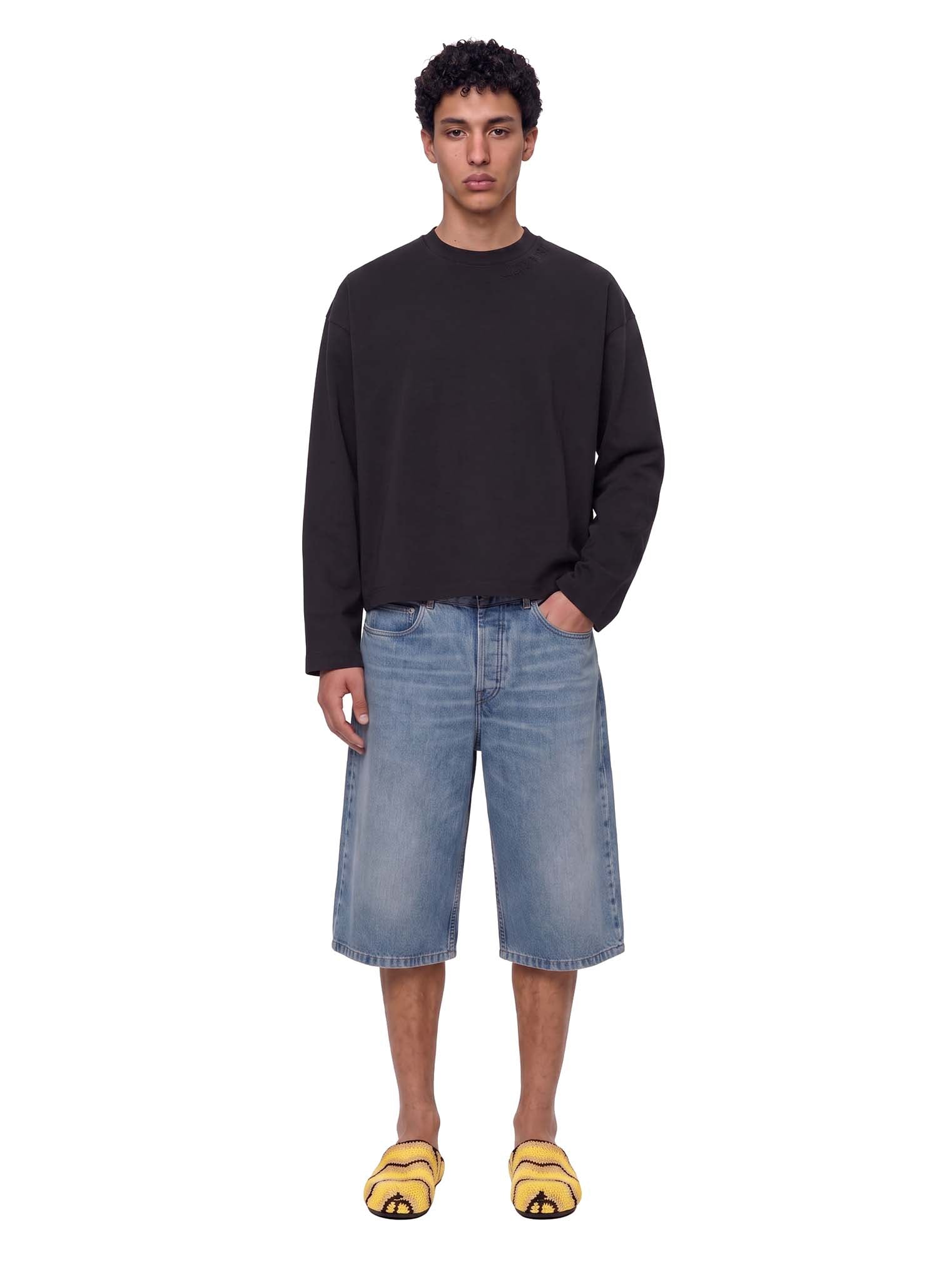 T-shirt a maniche lunghe in nero 
