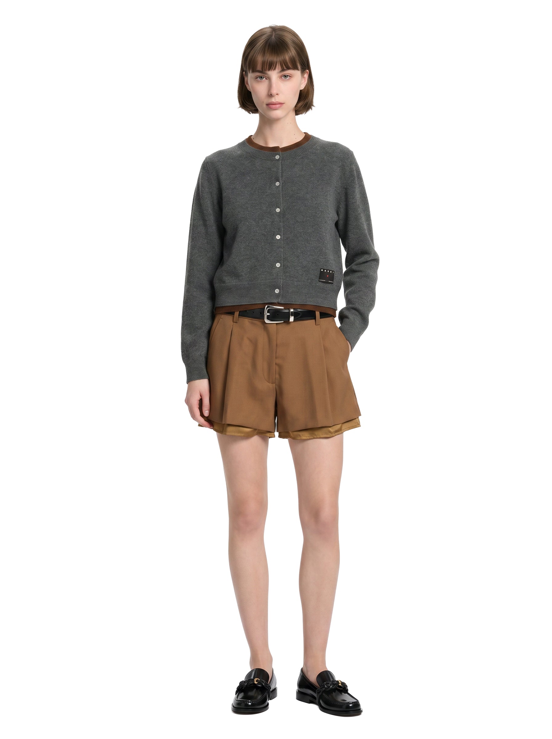 Shorts in lana con fodera a vista in marrone 