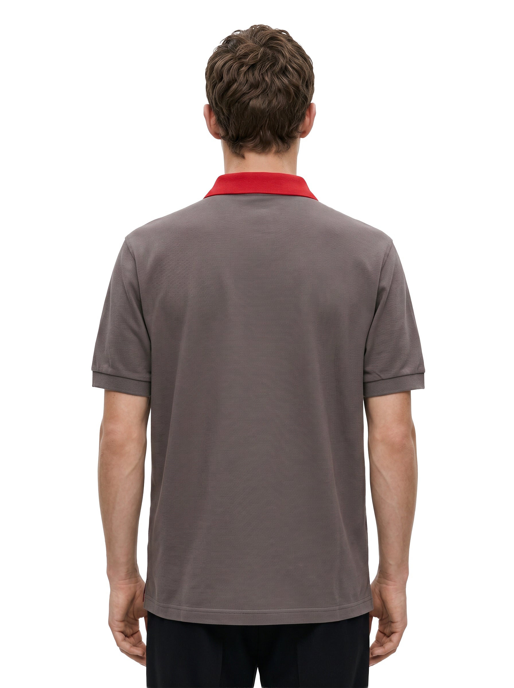 Polo con colletto a contrasto in marrone e rosso 