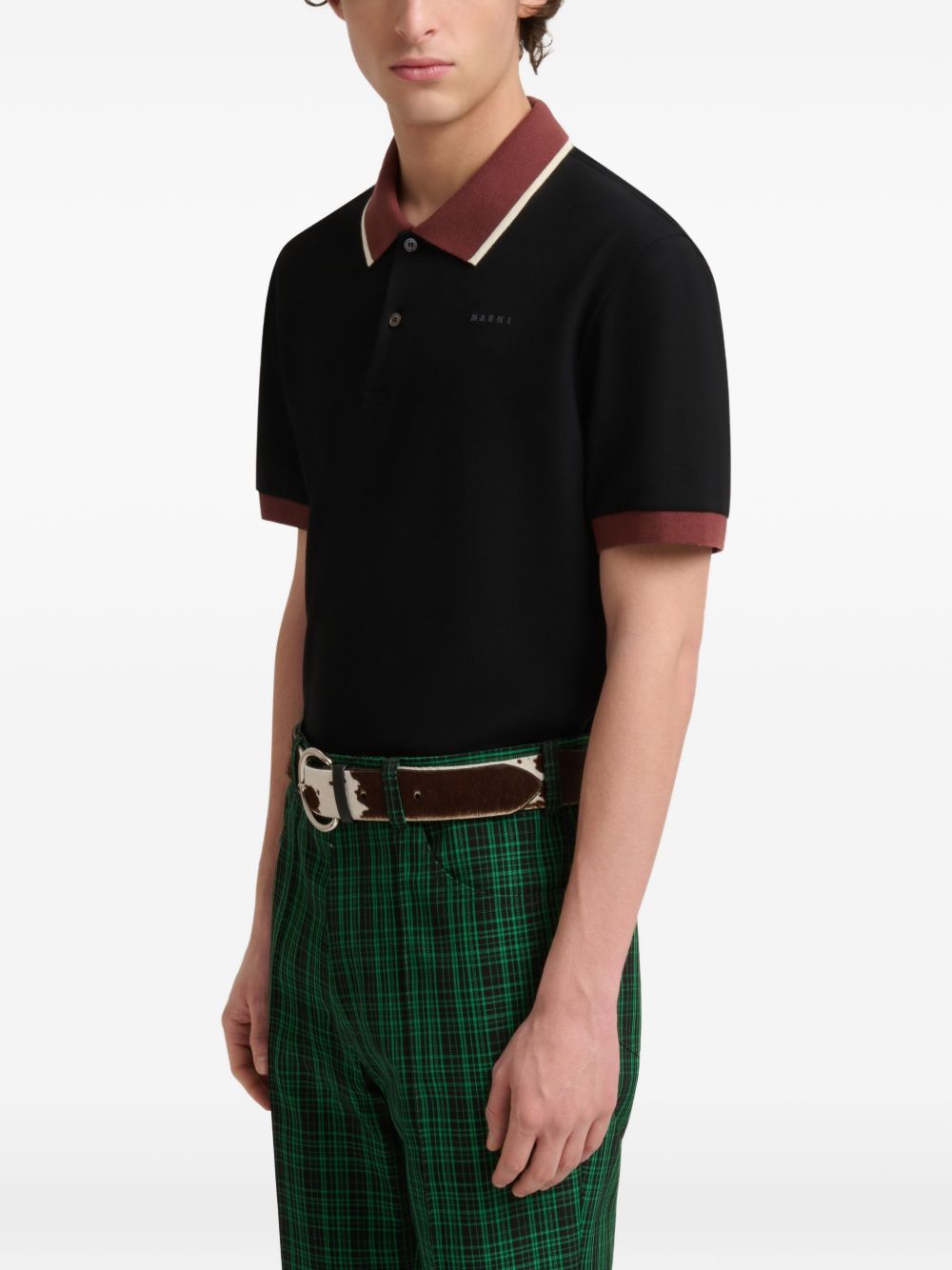 Polo con colletto a contrasto in nero e marrone 