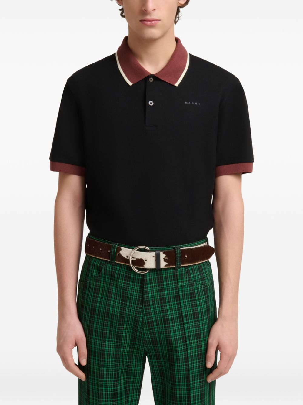 Polo con colletto a contrasto in nero e marrone 