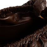 Borsa in pelle arricciata marrone 