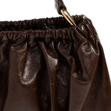 Borsa a spalla in pelle arricciata marrone 