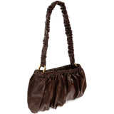 Borsa a spalla in pelle arricciata marrone 