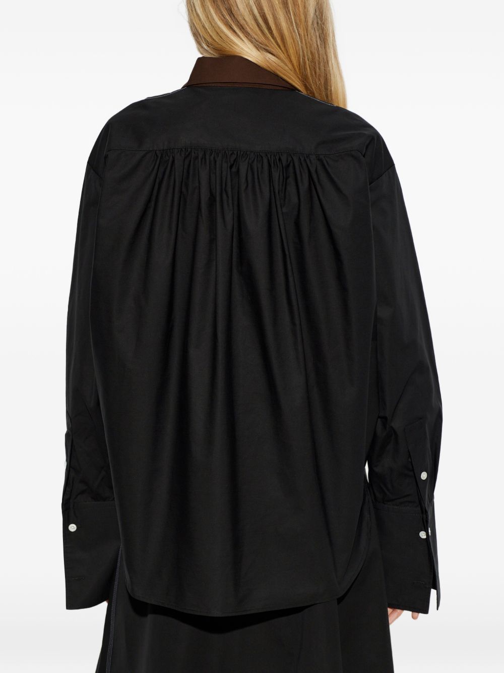 Camicia con inserti a contrasto in nero 