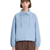 Camicia in popeline a collo alto in celeste 