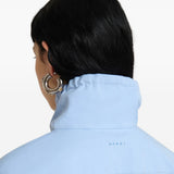 Camicia in popeline a collo alto in celeste 