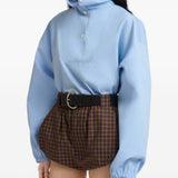 Camicia in popeline a collo alto in celeste 