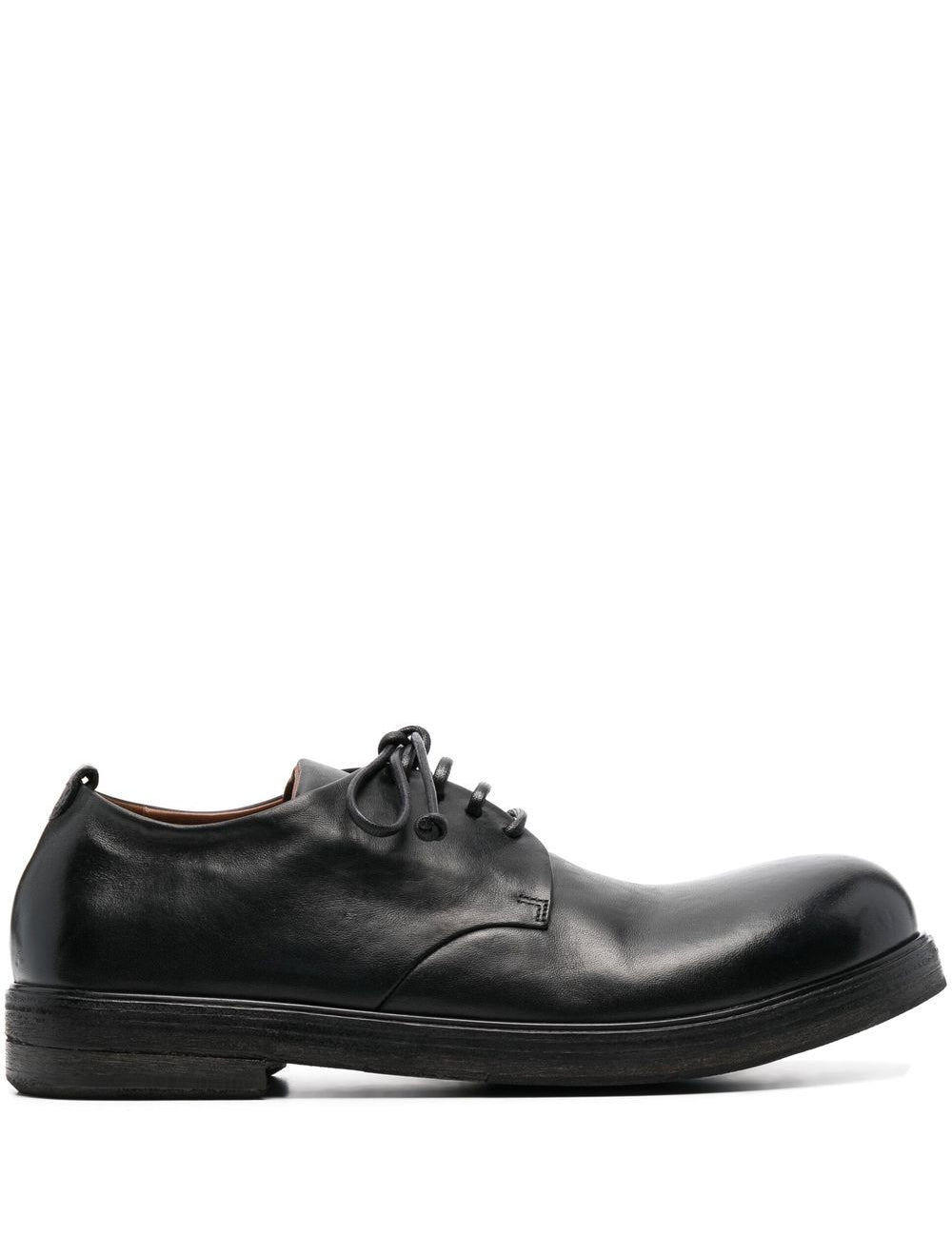 Derby zucca in pelle con lacci in nero 
