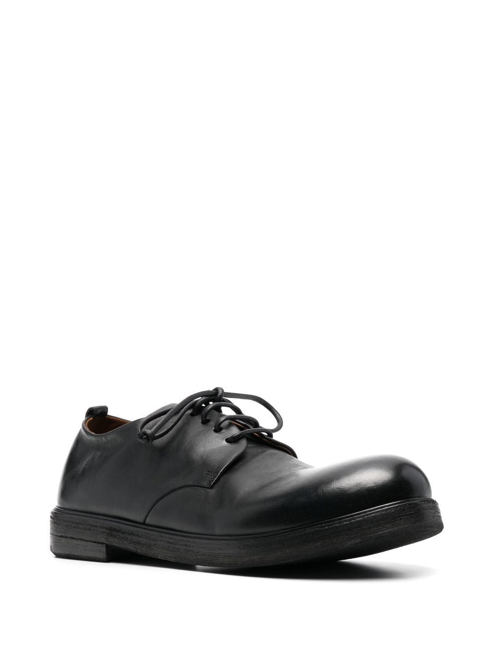 Derby zucca in pelle con lacci in nero 