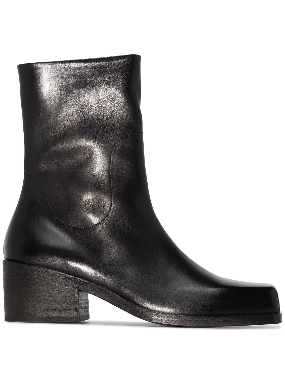 Stivaletti con tacco in pelle in nero 