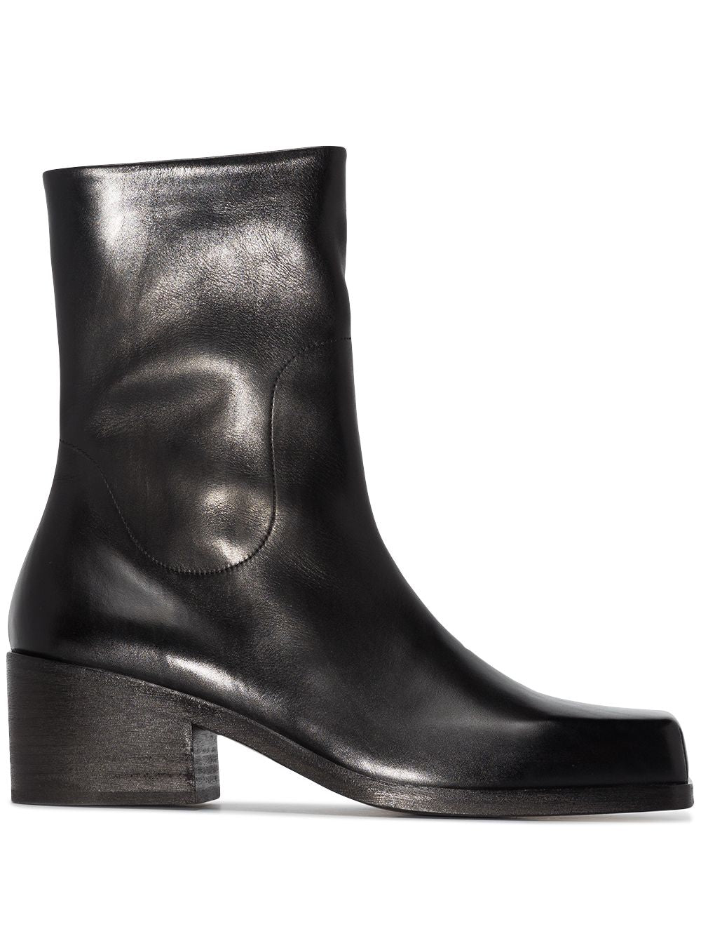 Stivaletti con tacco in pelle in nero 