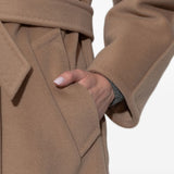 Cappotto doppippetto con cintura madame in beige 