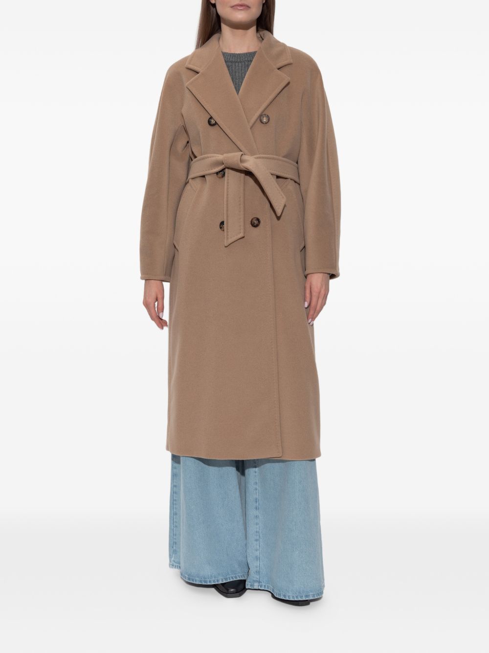 Cappotto doppippetto con cintura madame in beige 