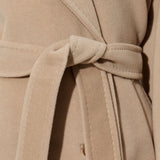 Cappotto doppippetto con cintura madame in beige 
