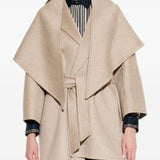 Cappotto corto con scollo a scialle detto in beige 