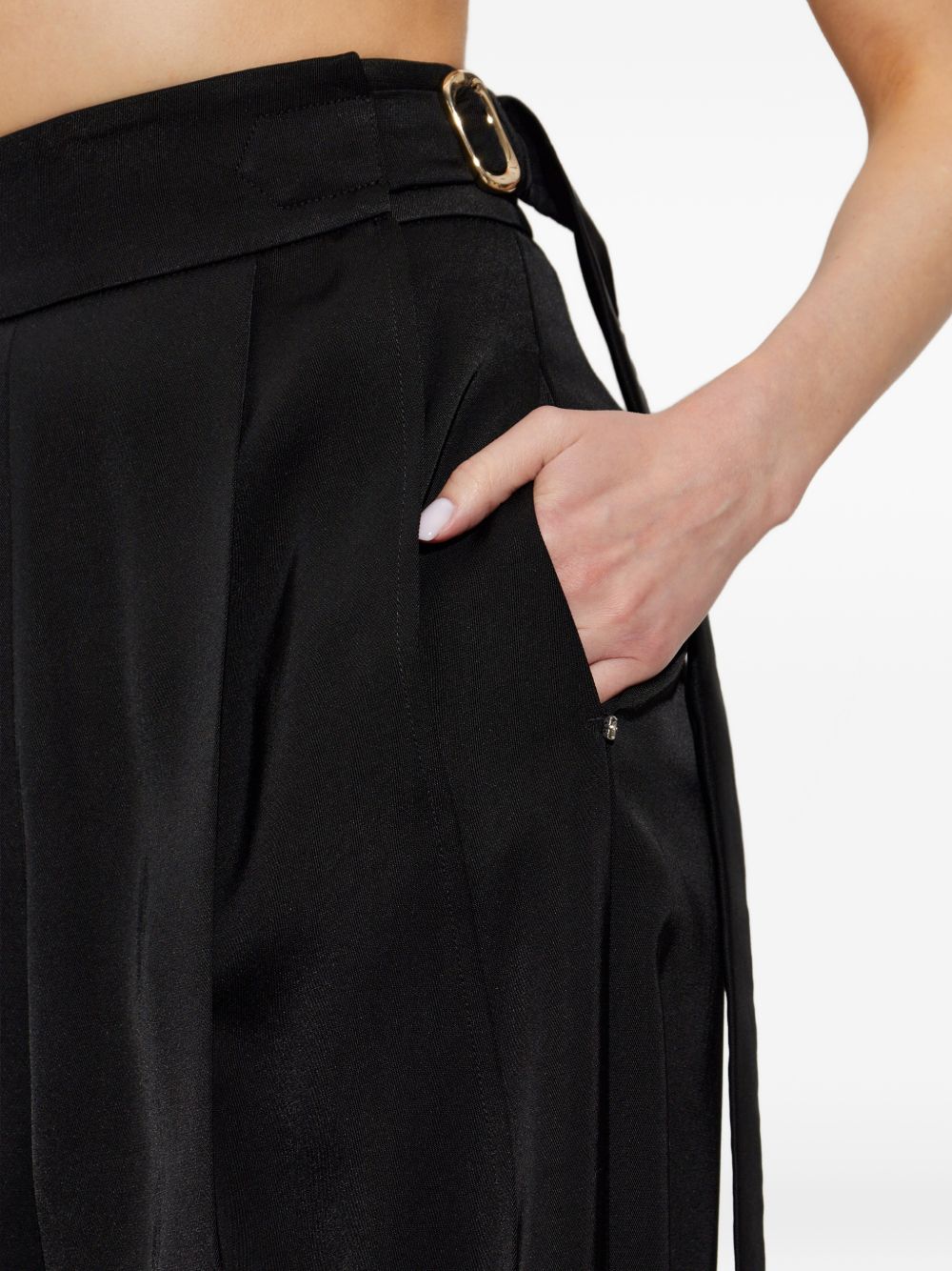 Pantaloni con finitura satinata stagno in nero 