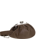 Clutch in pelle cubico in marrone 