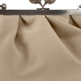Clutch in pelle cubico in beige 