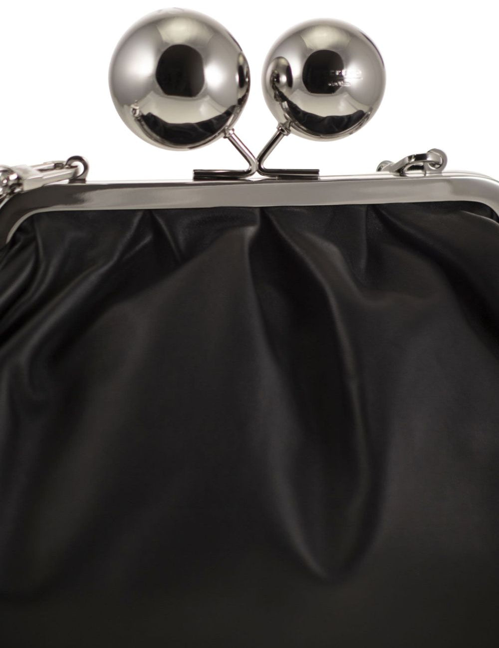 Clutch Milvanew in nero 