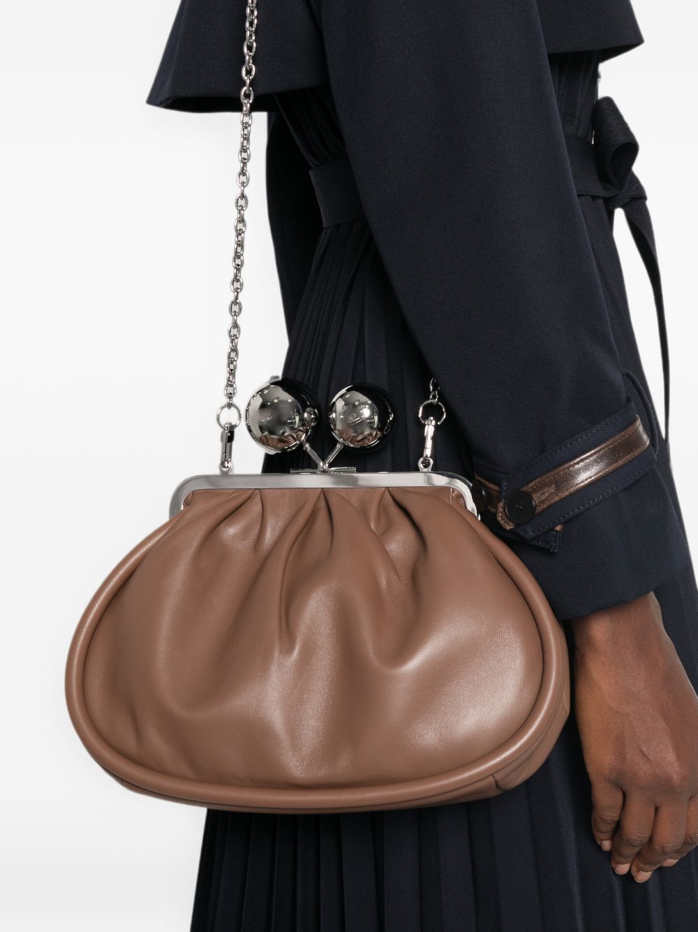 Clutch Milvanew in marrone<BR/> 
