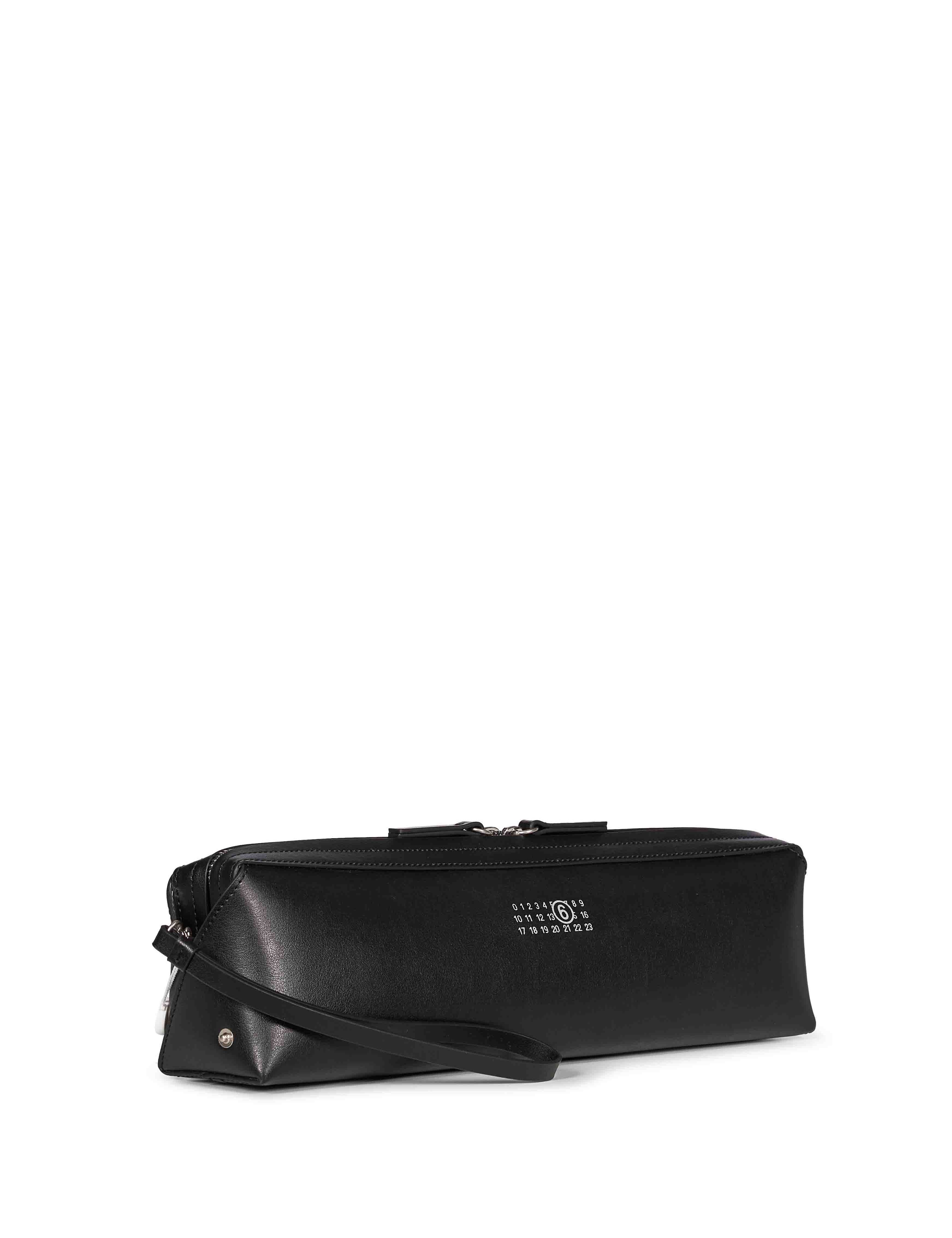Borsa clutch con logo in nero 