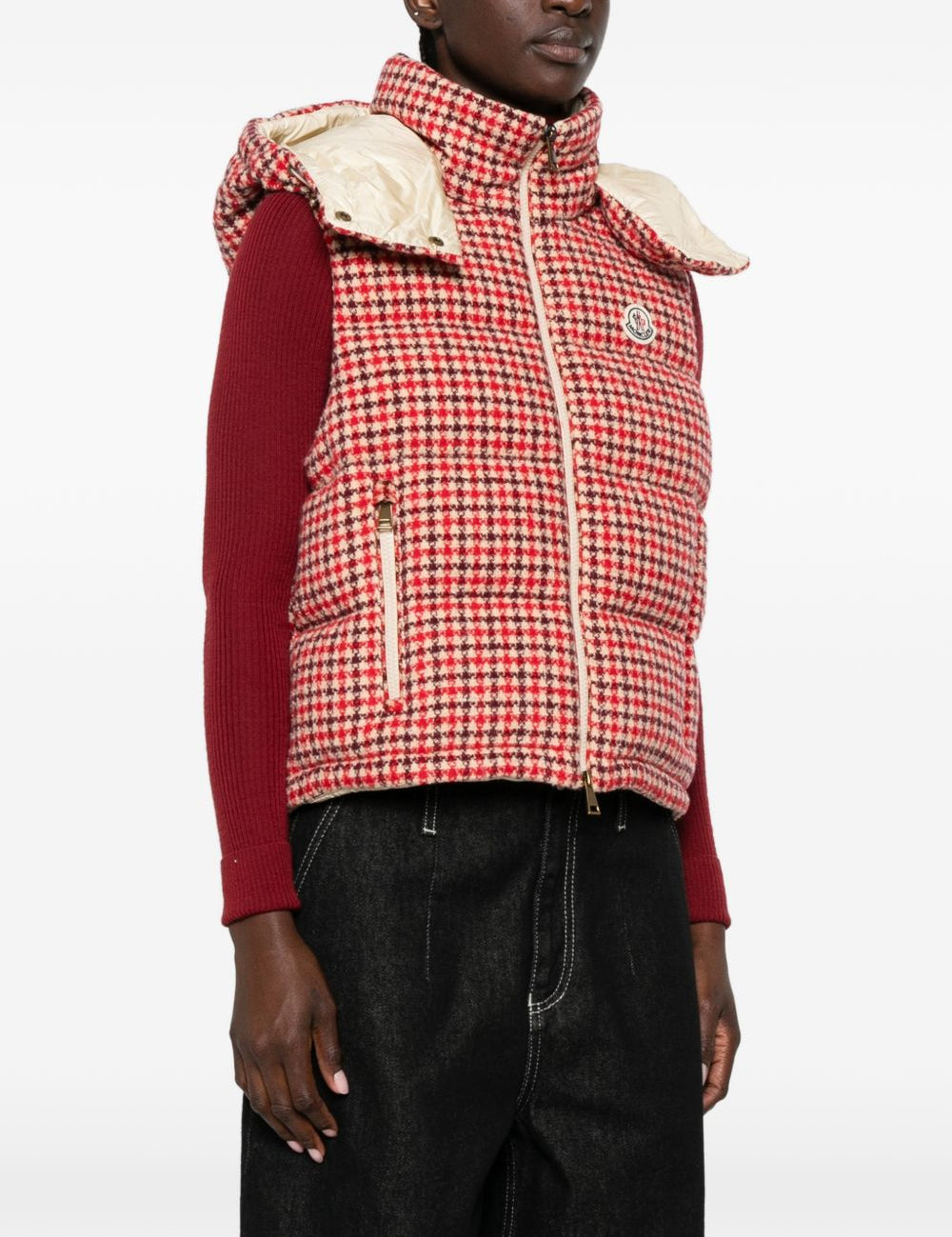 Gilet imbottito con motivo pied de poule in rosso 