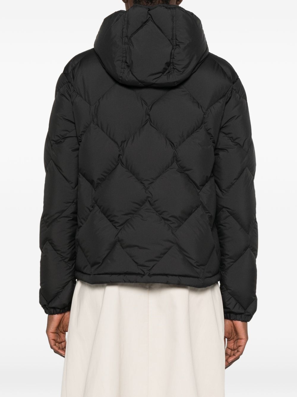 Piumino Arvouinne crop trapuntato con cappuccio in nero 