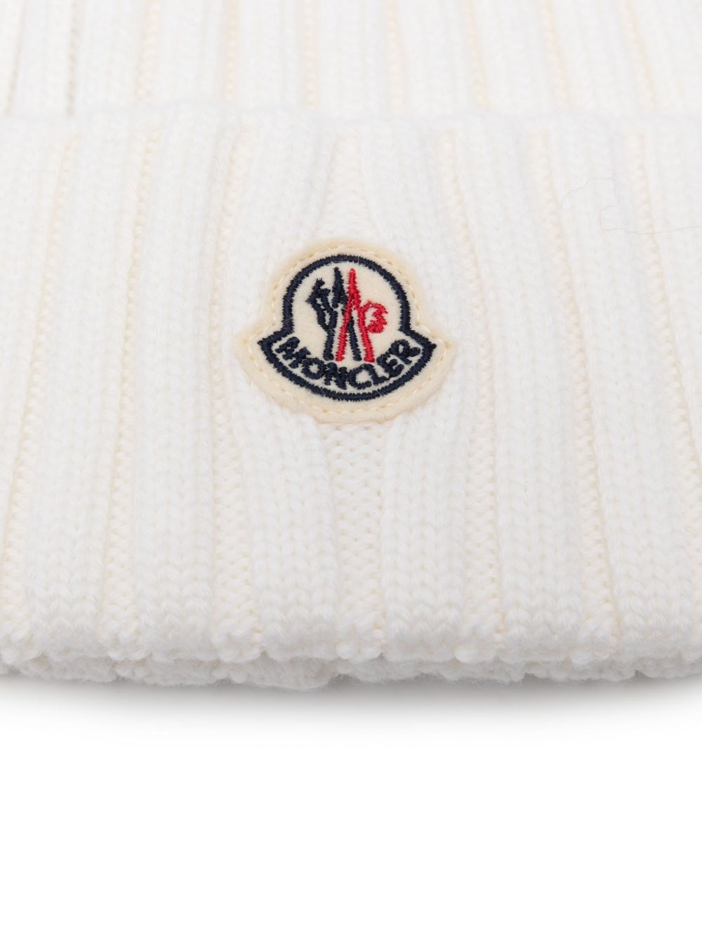 Cappello con logo in bianco 