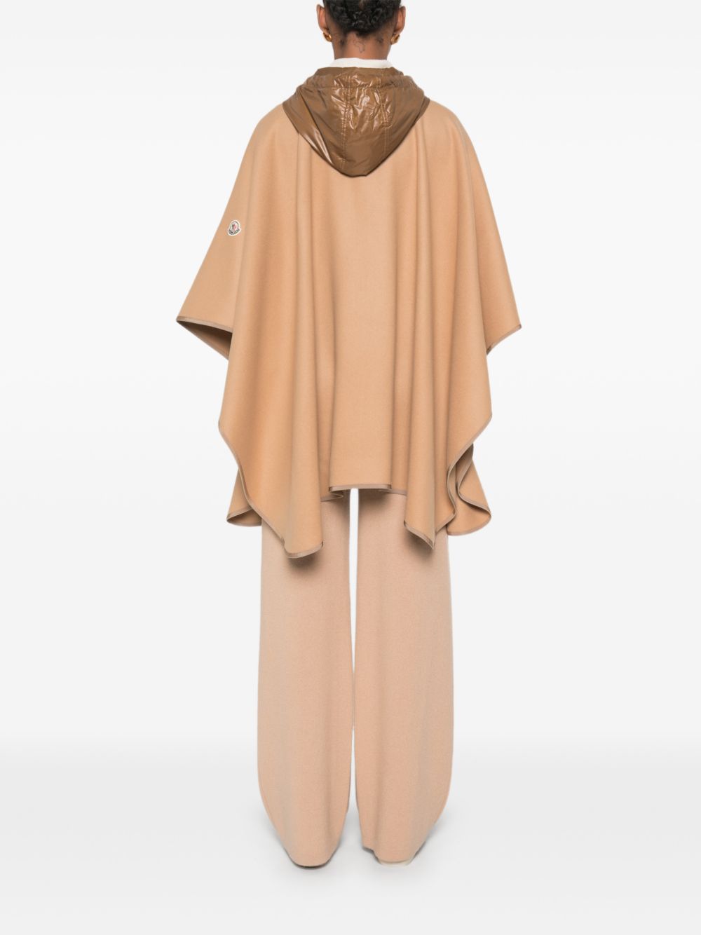 Mantella imbottita in beige 