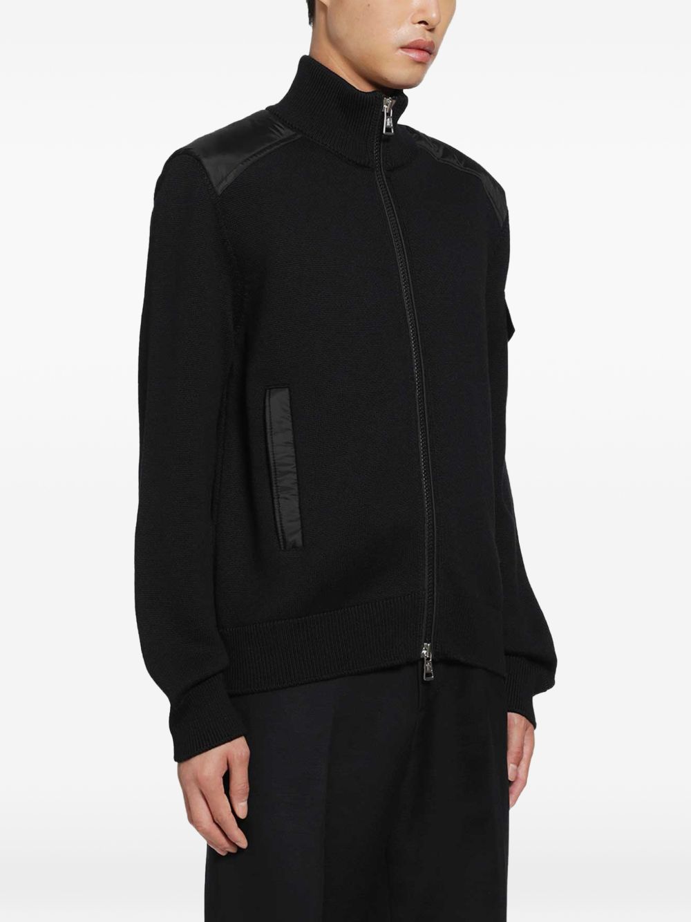 Cardigan a collo alto con zip in nero 