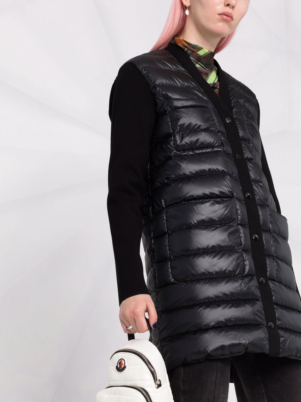 Giacca imbottita con scollo a V in nero 