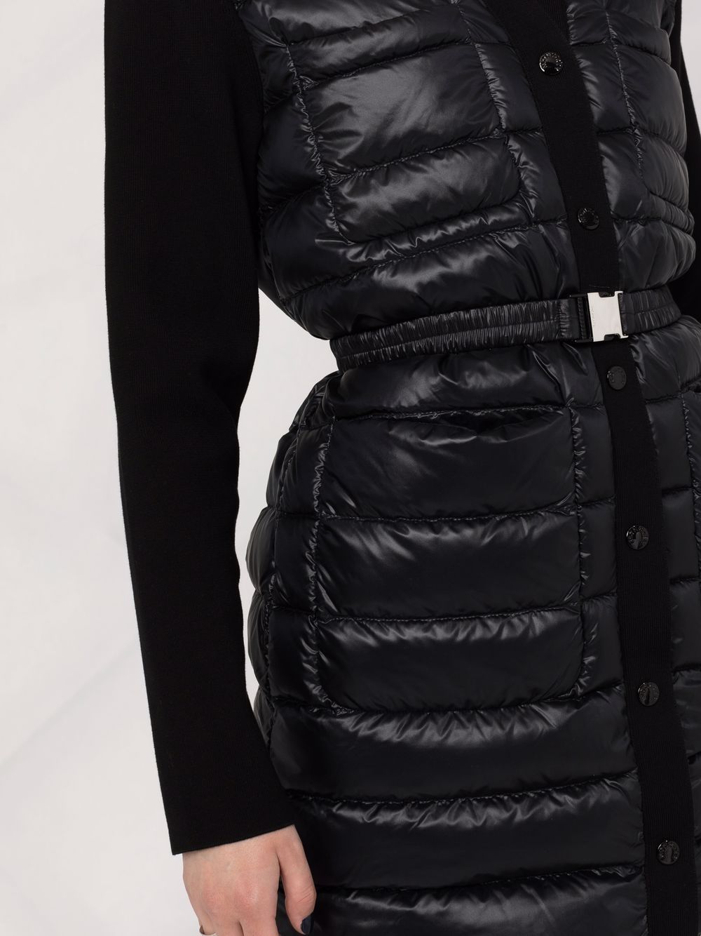 Giacca imbottita con scollo a V in nero 
