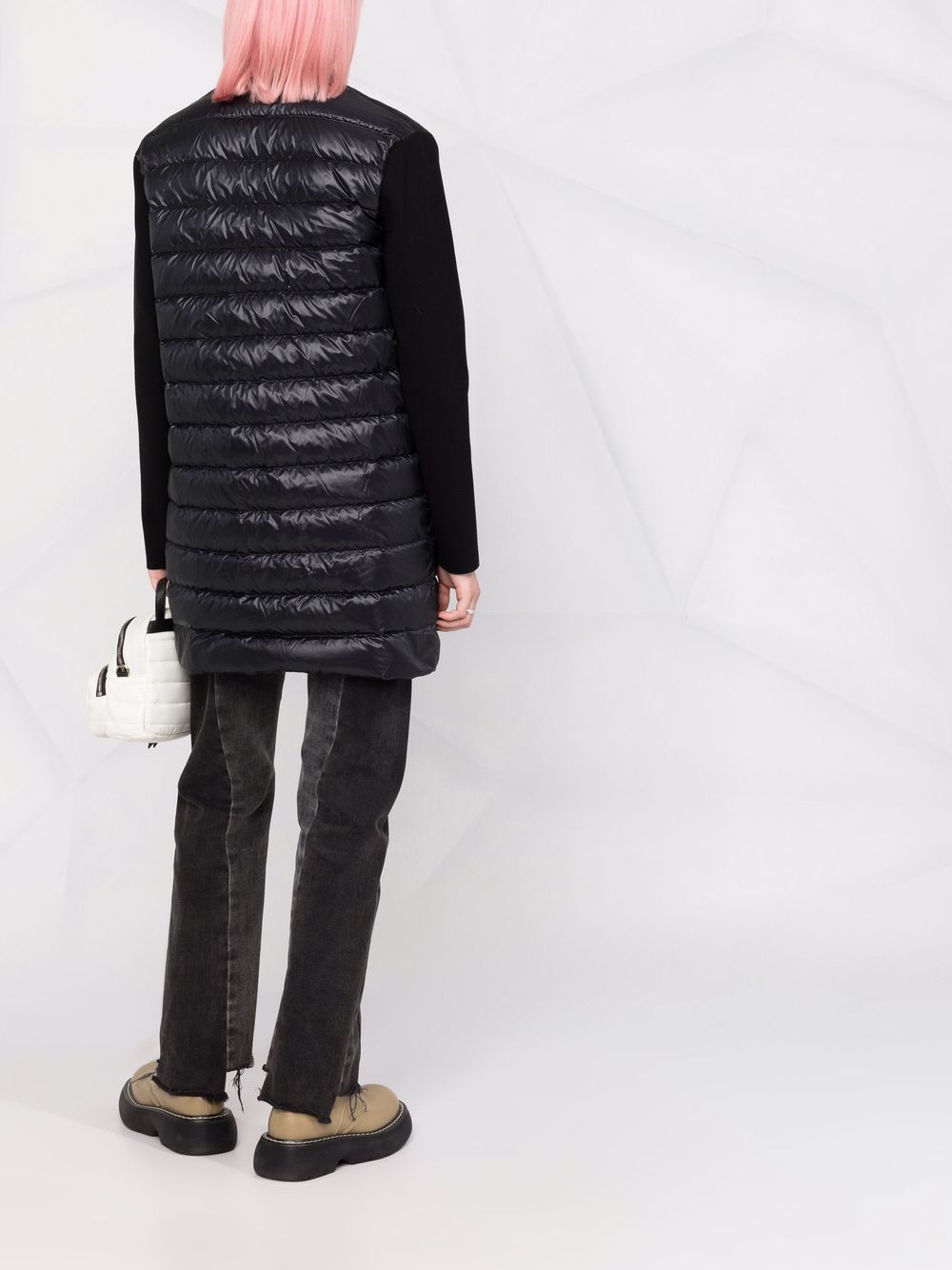 Giacca imbottita con scollo a V in nero 