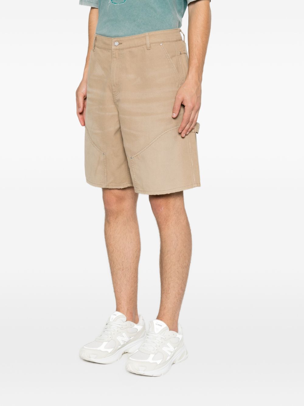 Short con design a pannelli in beige Represent - uomo 