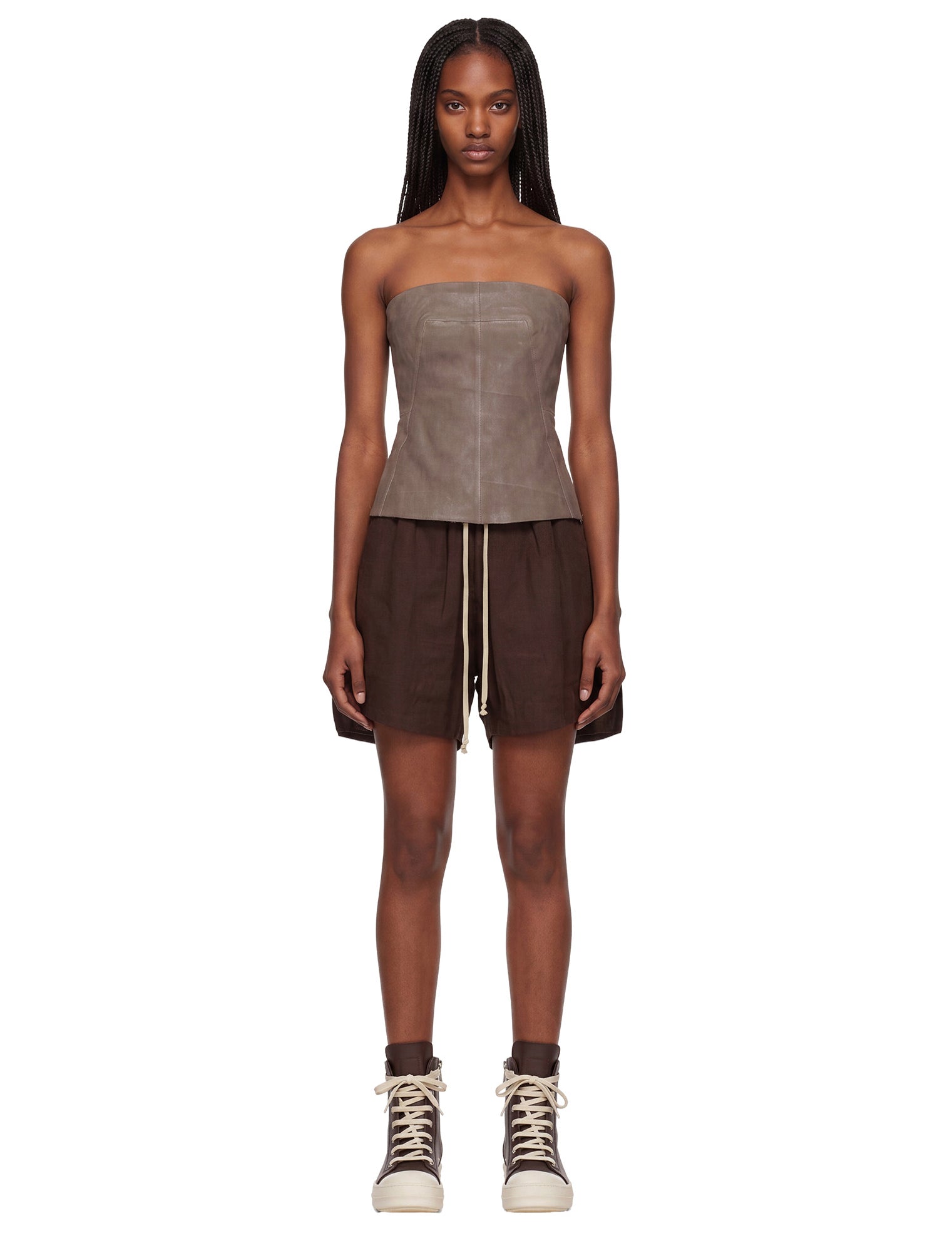 Shorts in pelle di agnello con spacchi in marrone 