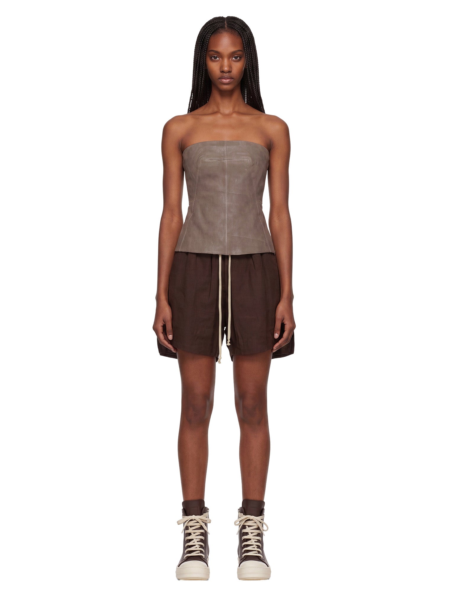 Shorts in pelle di agnello con spacchi in marrone 